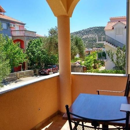 Apartments Antonija - Fitness Vinisce Exterior photo