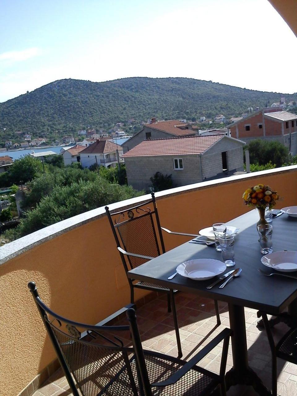 Apartments Antonija - Fitness Vinisce Exterior photo