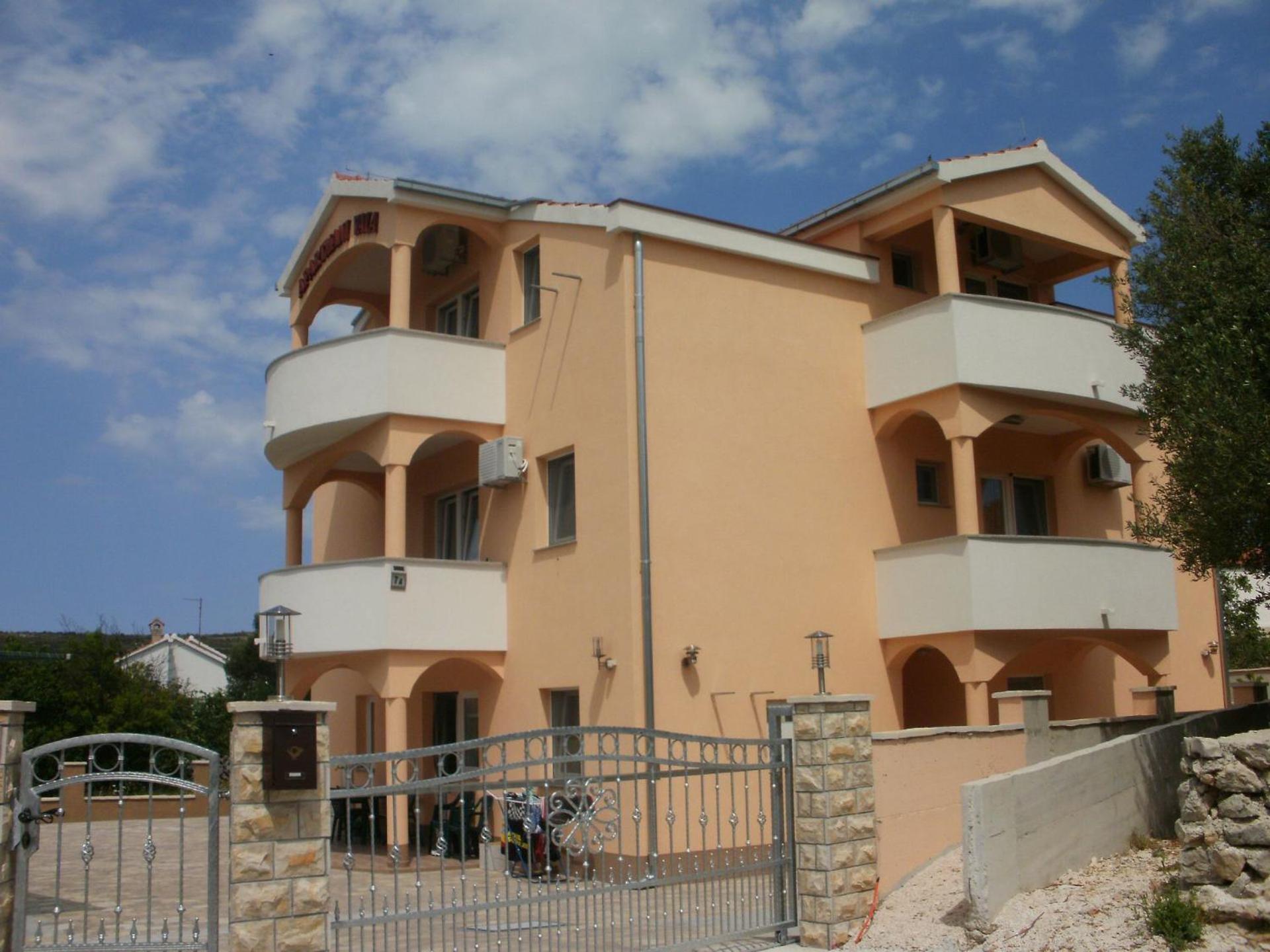 Apartments Antonija - Fitness Vinisce Exterior photo