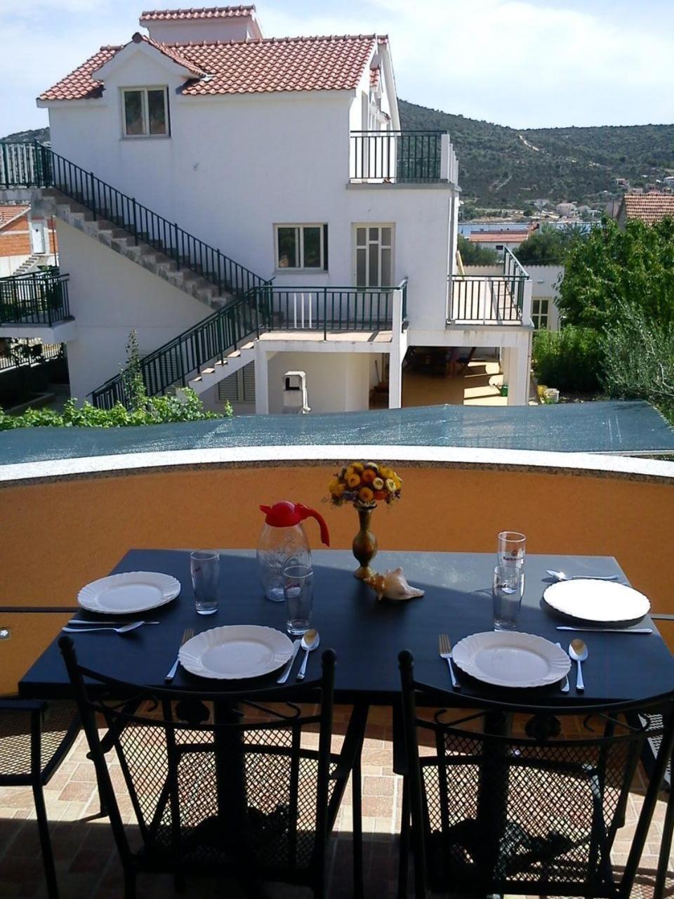 Apartments Antonija - Fitness Vinisce Exterior photo